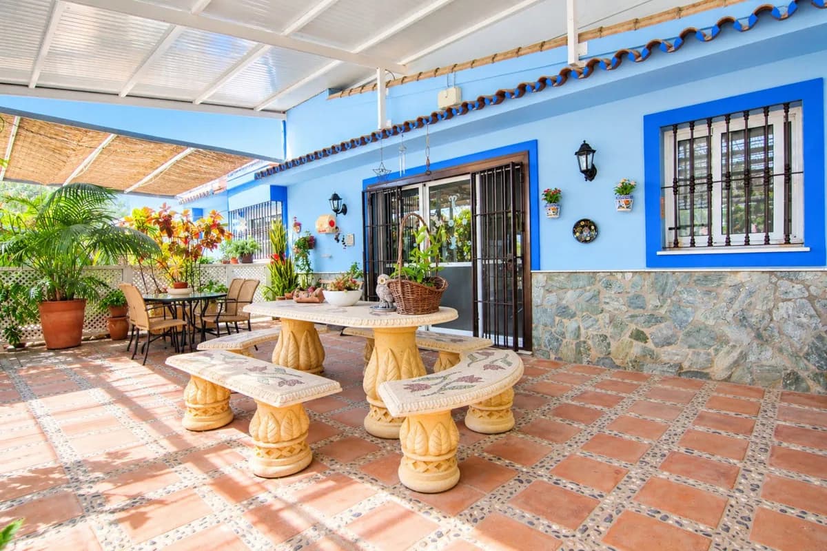 4 Bedroom Detached Villa for Sale in Coín, Málaga - Image 3