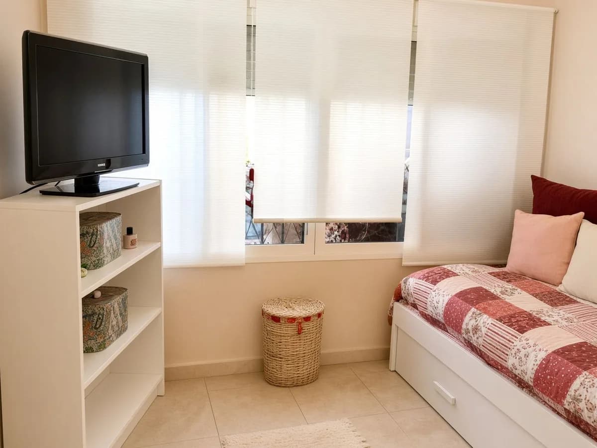 2 Bedroom Middle Floor Apartment for Sale in La Campana, Málaga - Image 8