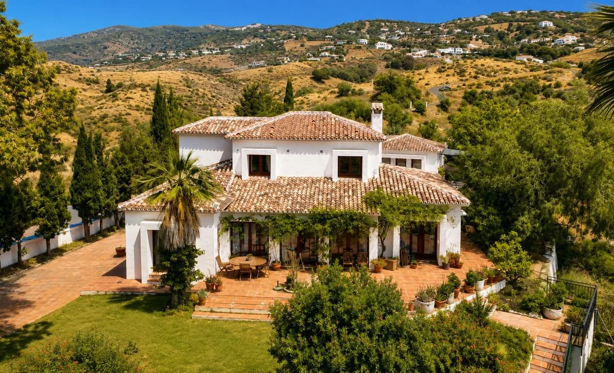 4 Bedroom Finca - Cortijo for Sale in Mijas, Málaga
