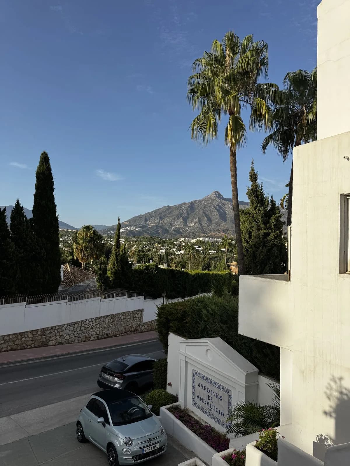 3 Bedroom Penthouse for Sale in Nueva Andalucía, Málaga - Image 3