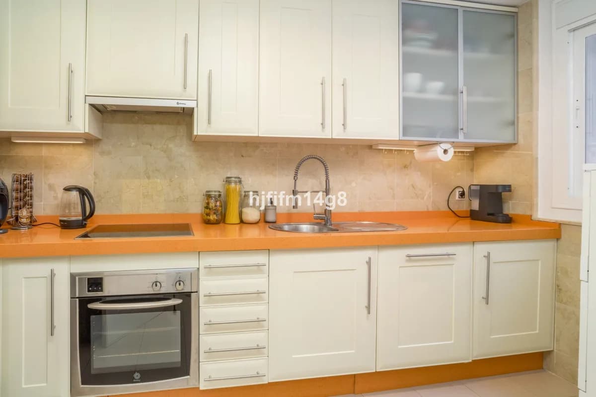 2 Bedroom Ground Floor Apartment for Sale in Nueva Andalucía, Málaga - Image 5