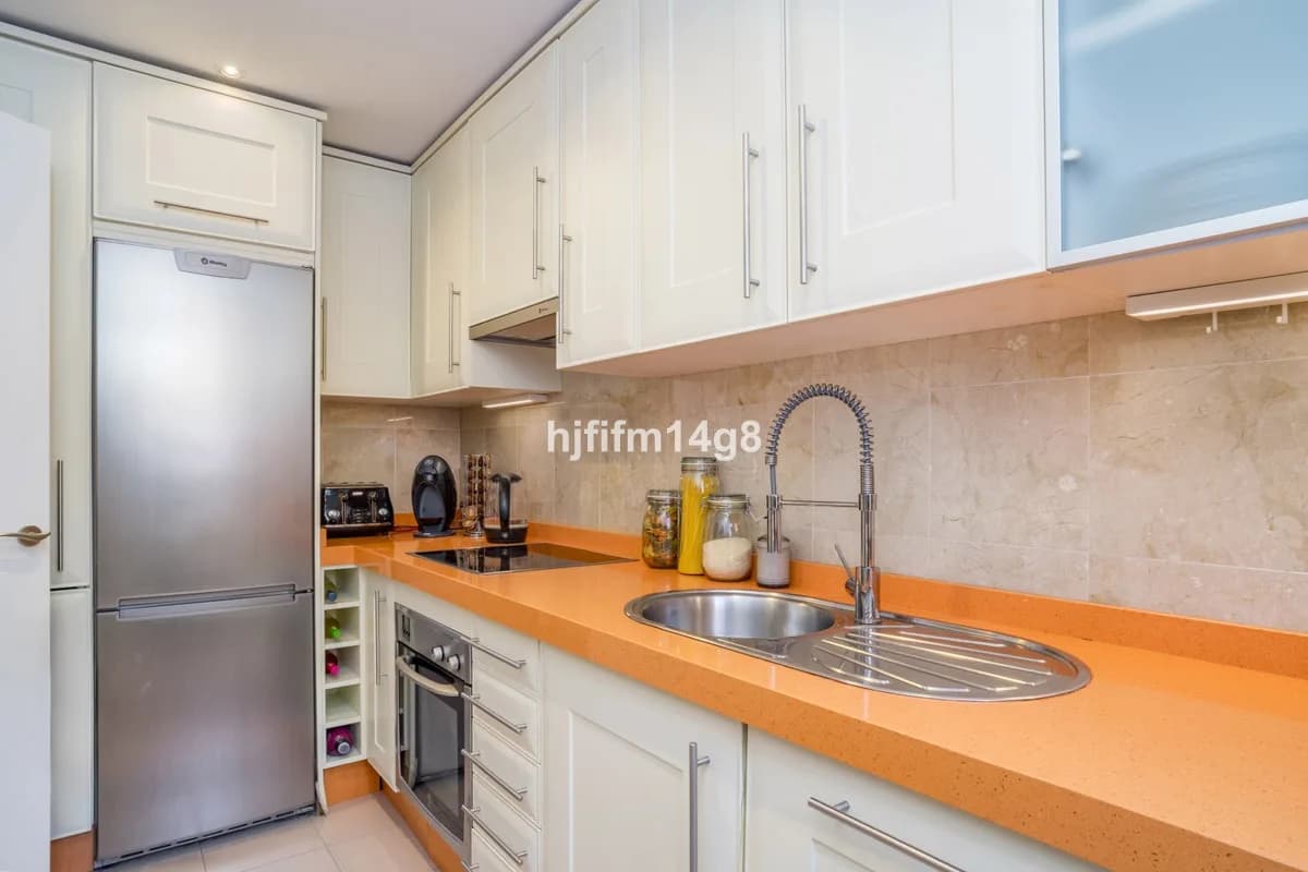 2 Bedroom Ground Floor Apartment for Sale in Nueva Andalucía, Málaga - Image 6