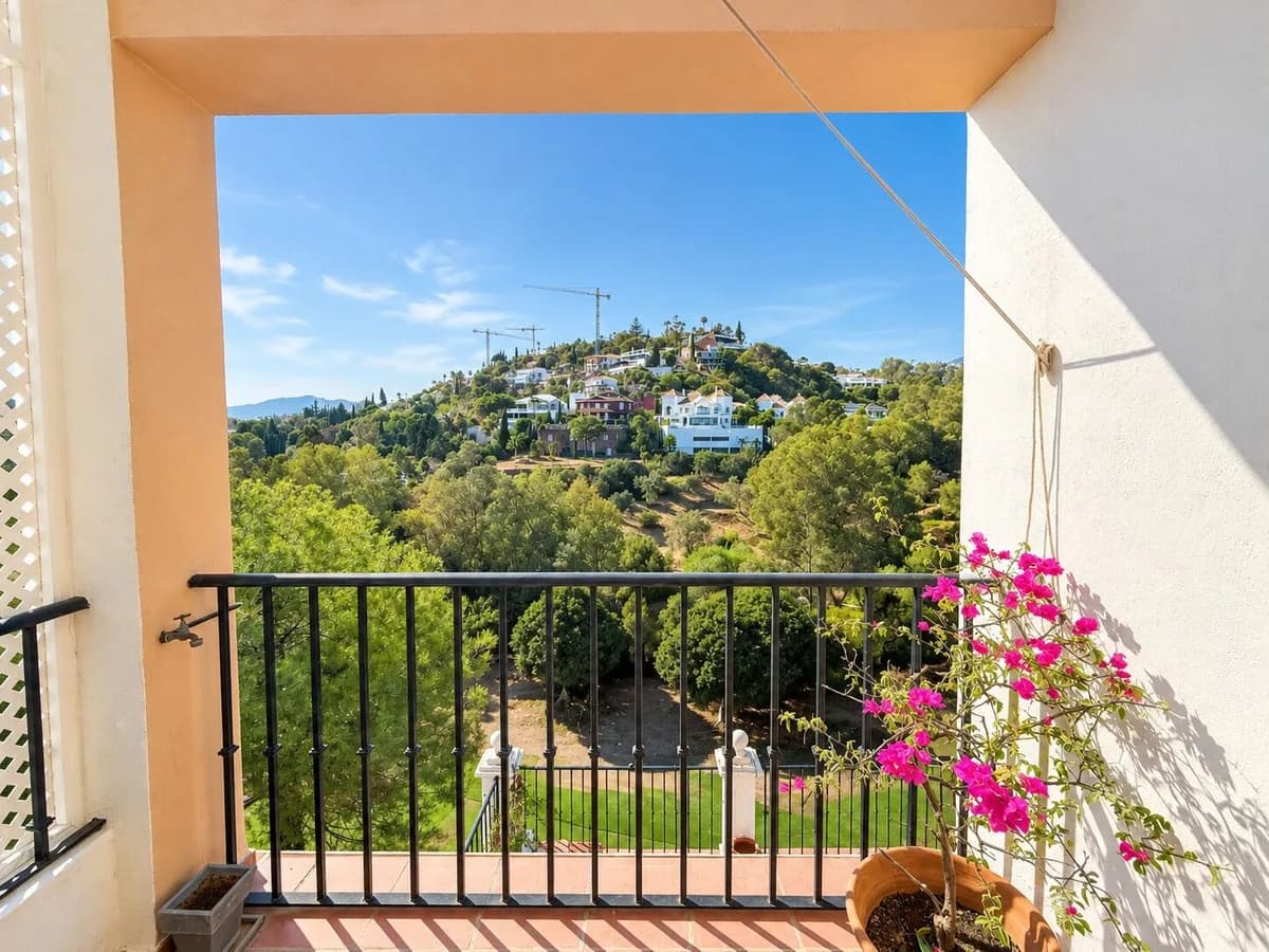 4 Bedroom Townhouse for Sale in Benahavís, Málaga - Image 3