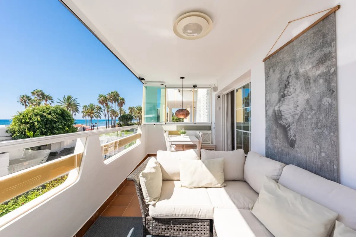 3 Bedroom Middle Floor Apartment for Sale in San Pedro de Alcántara, Málaga - Image 9