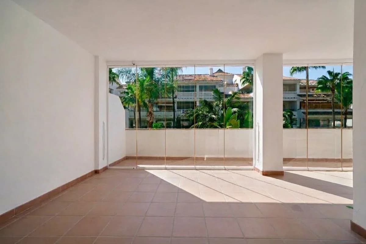 2 Bedroom Ground Floor Apartment for Sale in Marbella, Málaga - Image 6