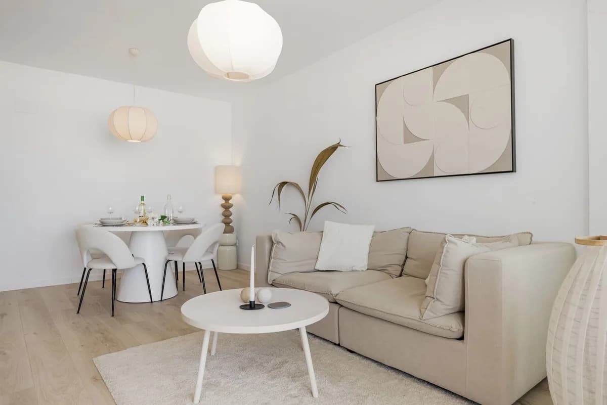2 Bedroom Middle Floor Apartment for Sale in Estepona, Málaga - Image 8