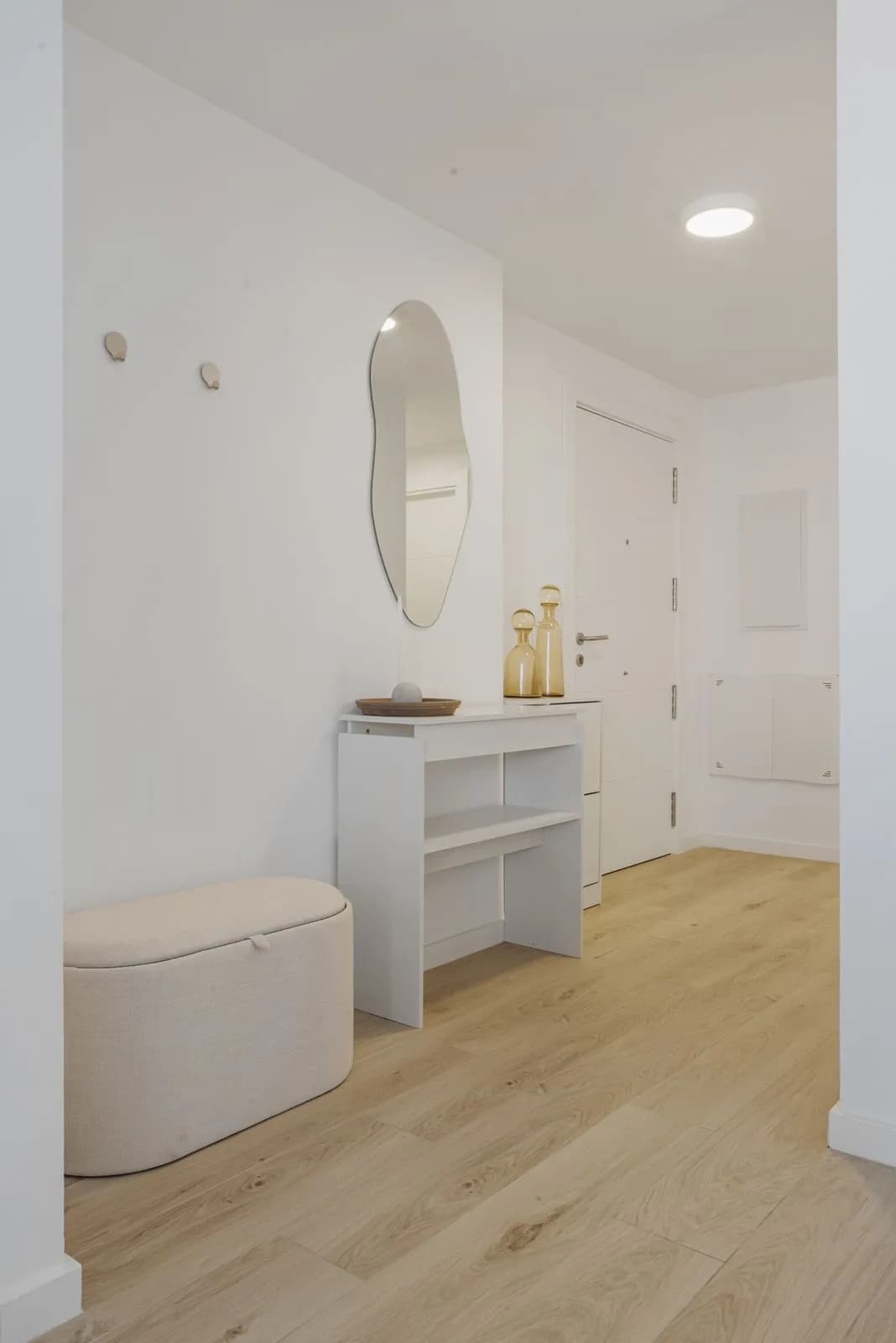 2 Bedroom Middle Floor Apartment for Sale in Estepona, Málaga - Image 9