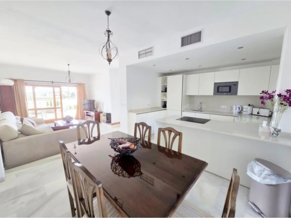 3 Bedroom Townhouse for Sale in La Duquesa, Málaga - Image 6