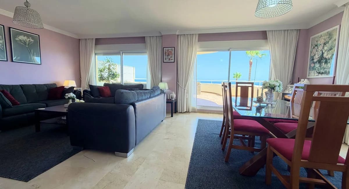 3 Bedroom Penthouse for Sale in Estepona, Málaga - Image 4