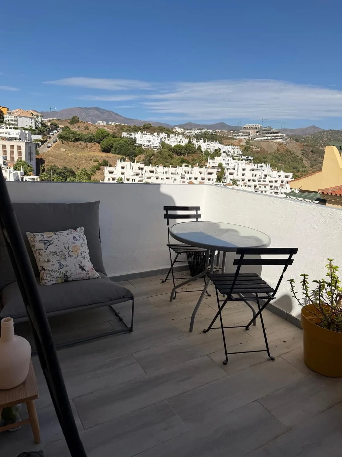 3 Bedroom Duplex for Sale in Selwo, Málaga - Image 9