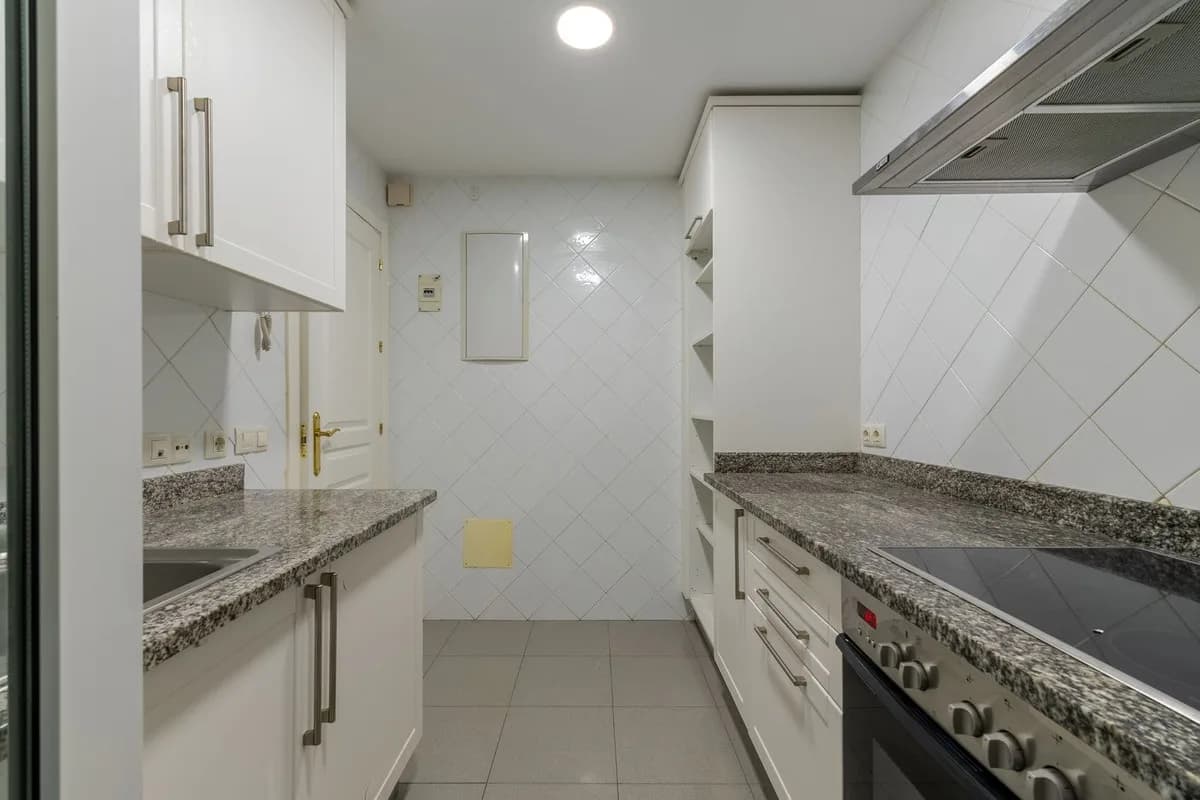 2 Bedroom Ground Floor Apartment for Sale in Mijas Golf, Málaga - Image 7