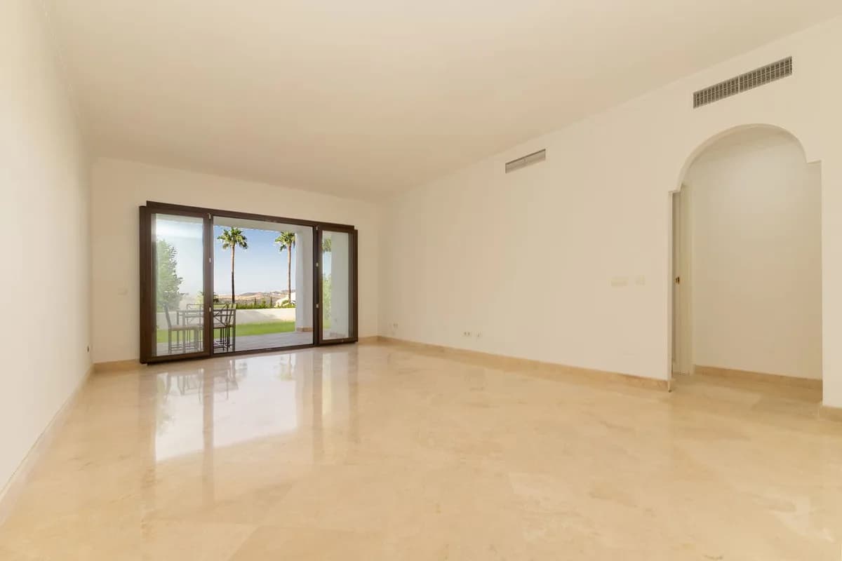 2 Bedroom Ground Floor Apartment for Sale in Mijas Golf, Málaga - Image 9