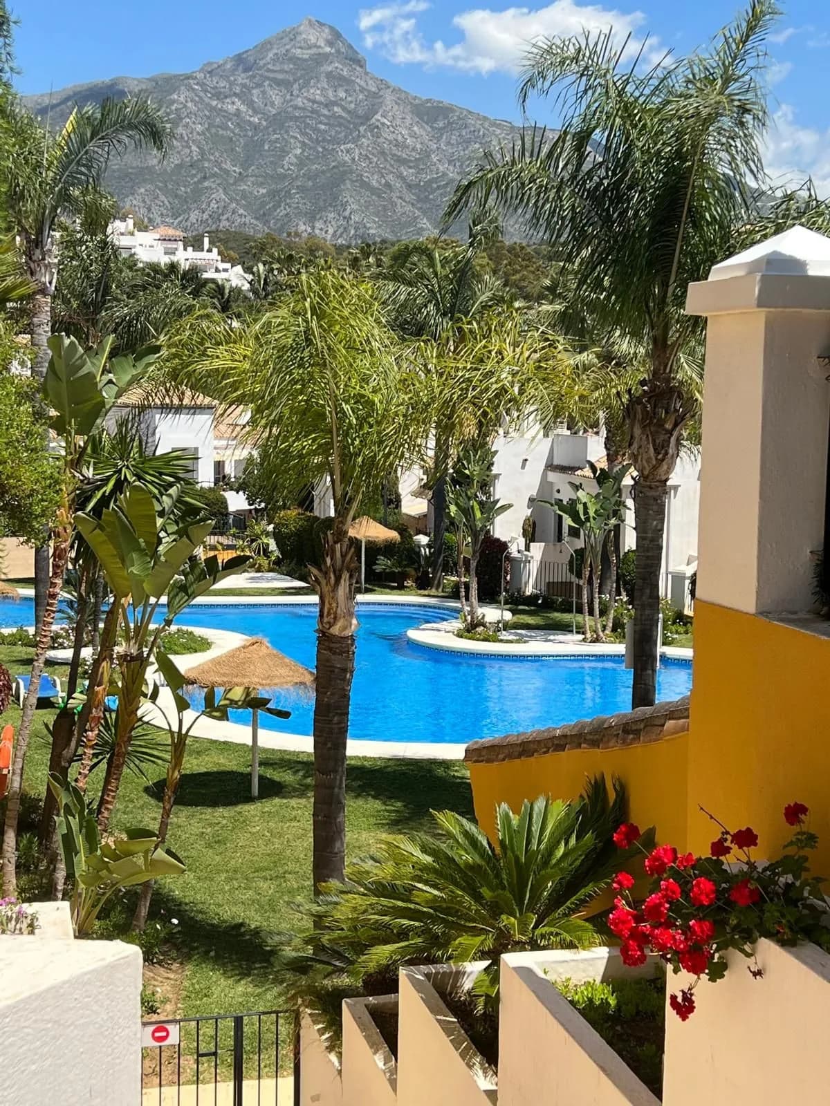 2 Bedroom Top Floor Apartment for Sale in Nueva Andalucía, Málaga - Image 3