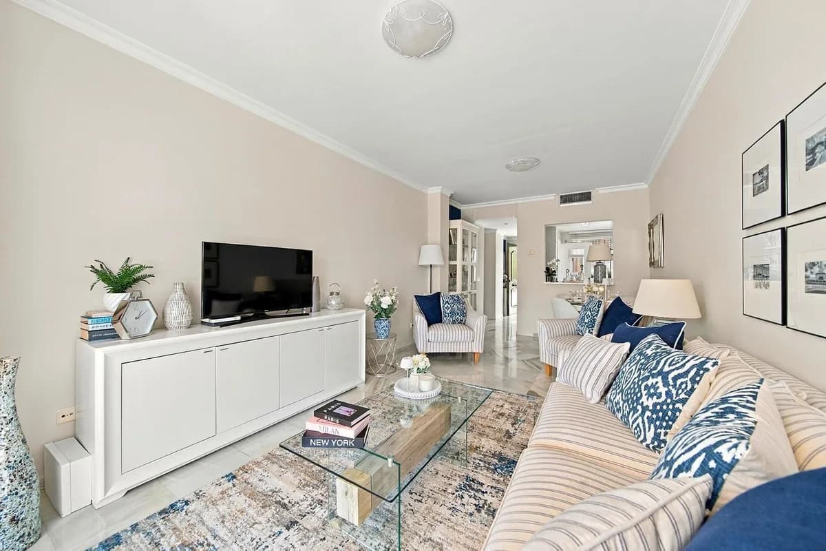 2 Bedroom Top Floor Apartment for Sale in Nueva Andalucía, Málaga - Image 5