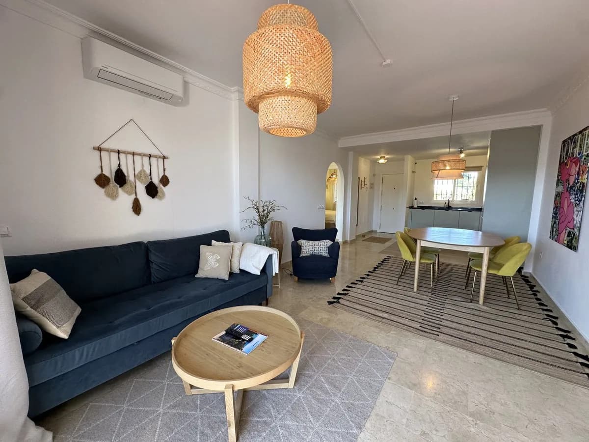2 Bedroom Top Floor Apartment for Sale in Cerros del Aguila, Málaga