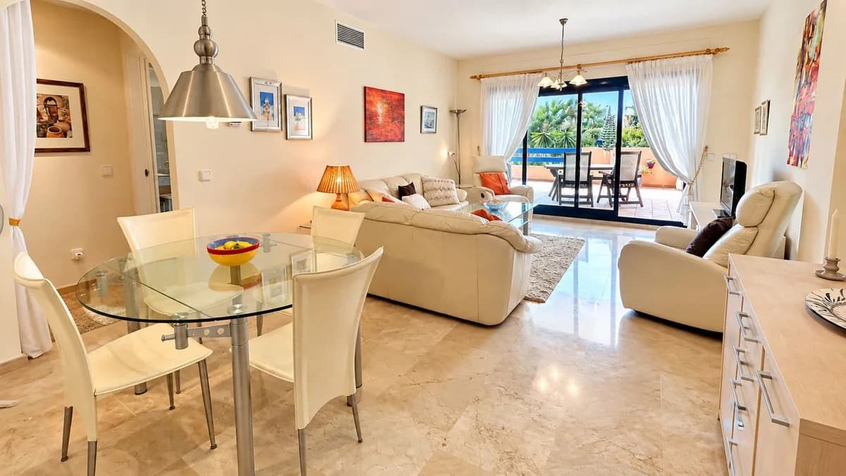 2 Bedroom Ground Floor Apartment for Sale in La Duquesa, Málaga - Image 5