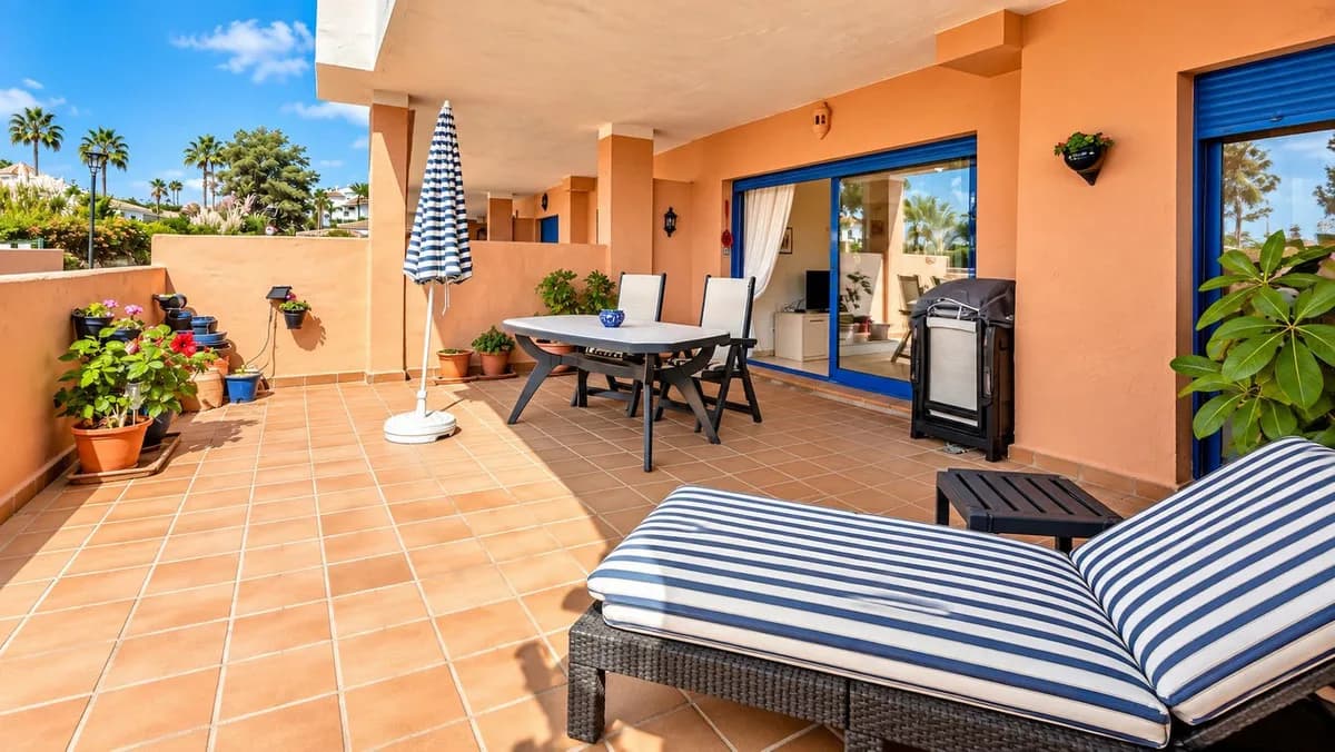 2 Bedroom Ground Floor Apartment for Sale in La Duquesa, Málaga - Image 8