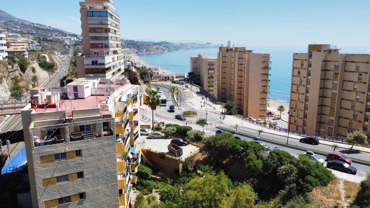 2 Bedroom Middle Floor Apartment for Sale in Fuengirola, Málaga