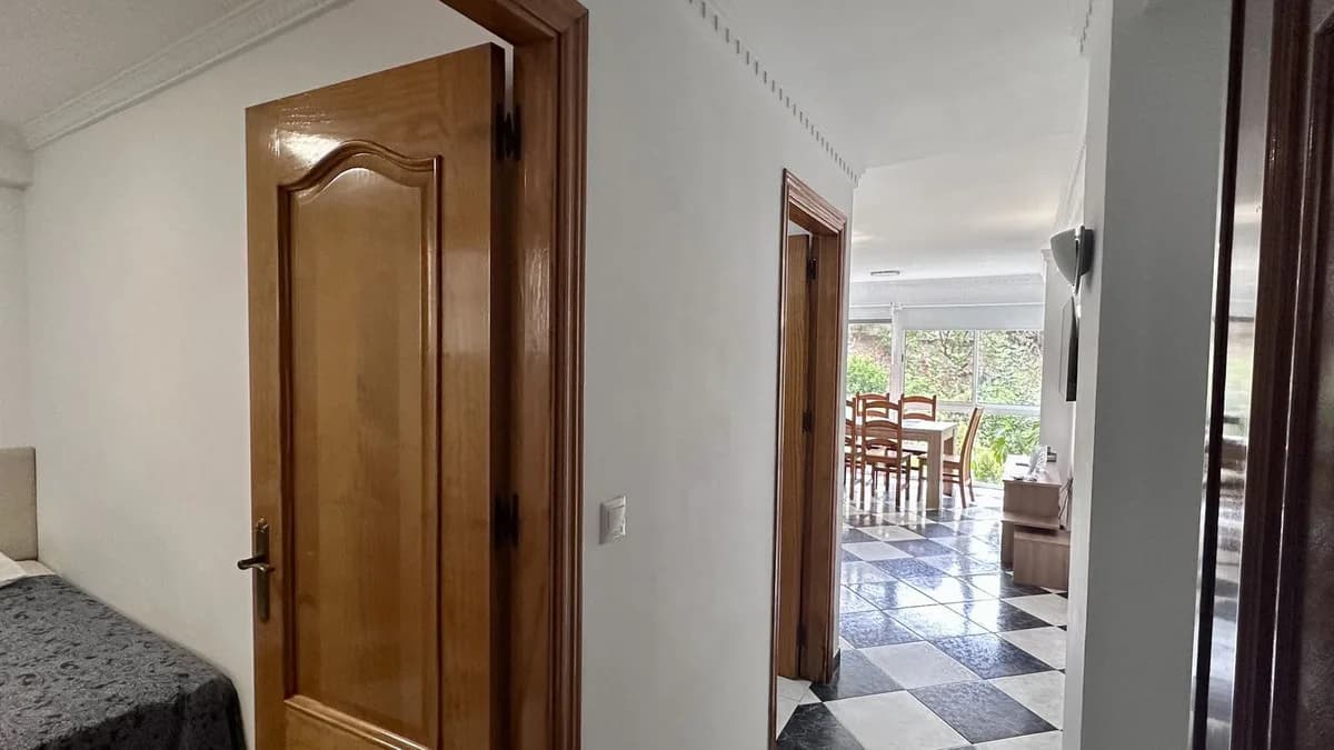 2 Bedroom Middle Floor Apartment for Sale in Fuengirola, Málaga - Image 5