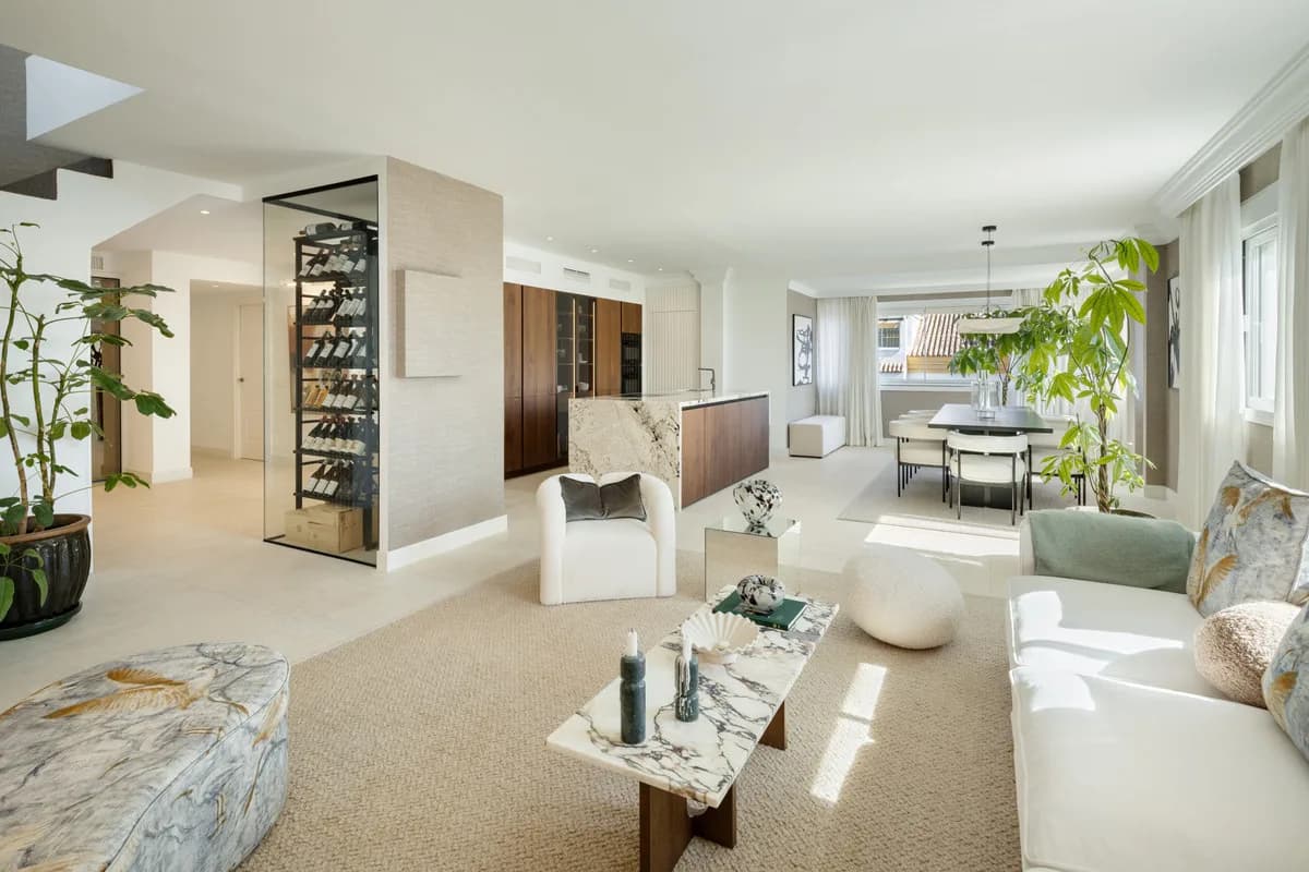 5 Bedroom Penthouse Duplex for Sale in The Golden Mile, Málaga - Image 3