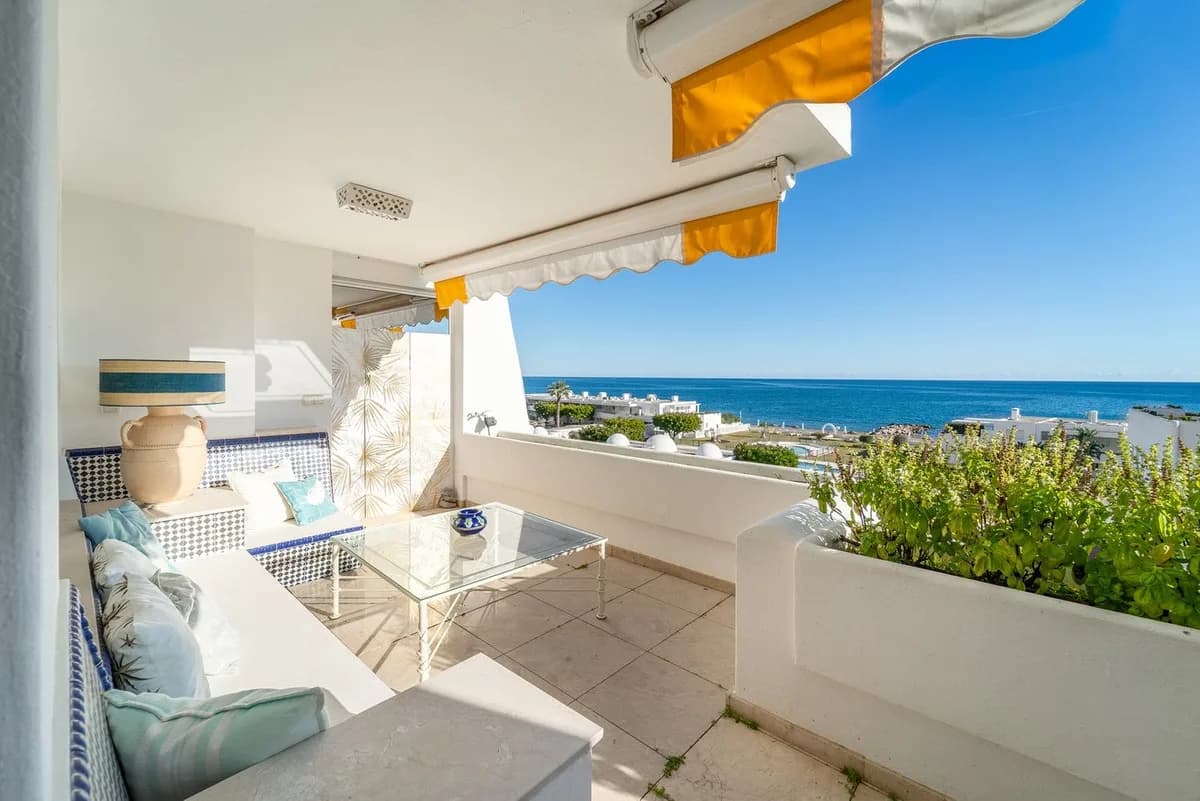3 Bedroom Middle Floor Apartment for Sale in Guadalmina Baja, Málaga