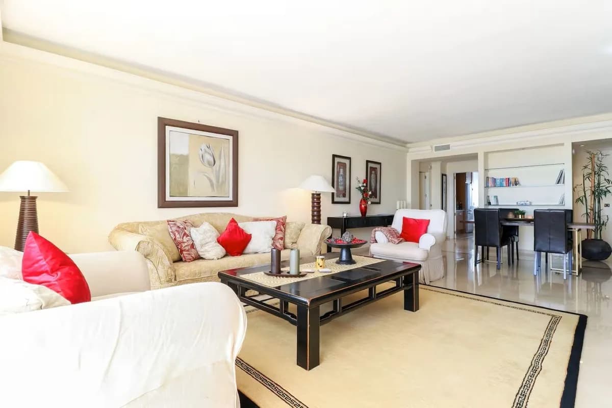 2 Bedroom Ground Floor Apartment for Sale in Los Monteros, Málaga - Image 4