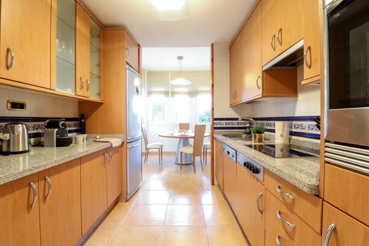 2 Bedroom Ground Floor Apartment for Sale in Los Monteros, Málaga - Image 5