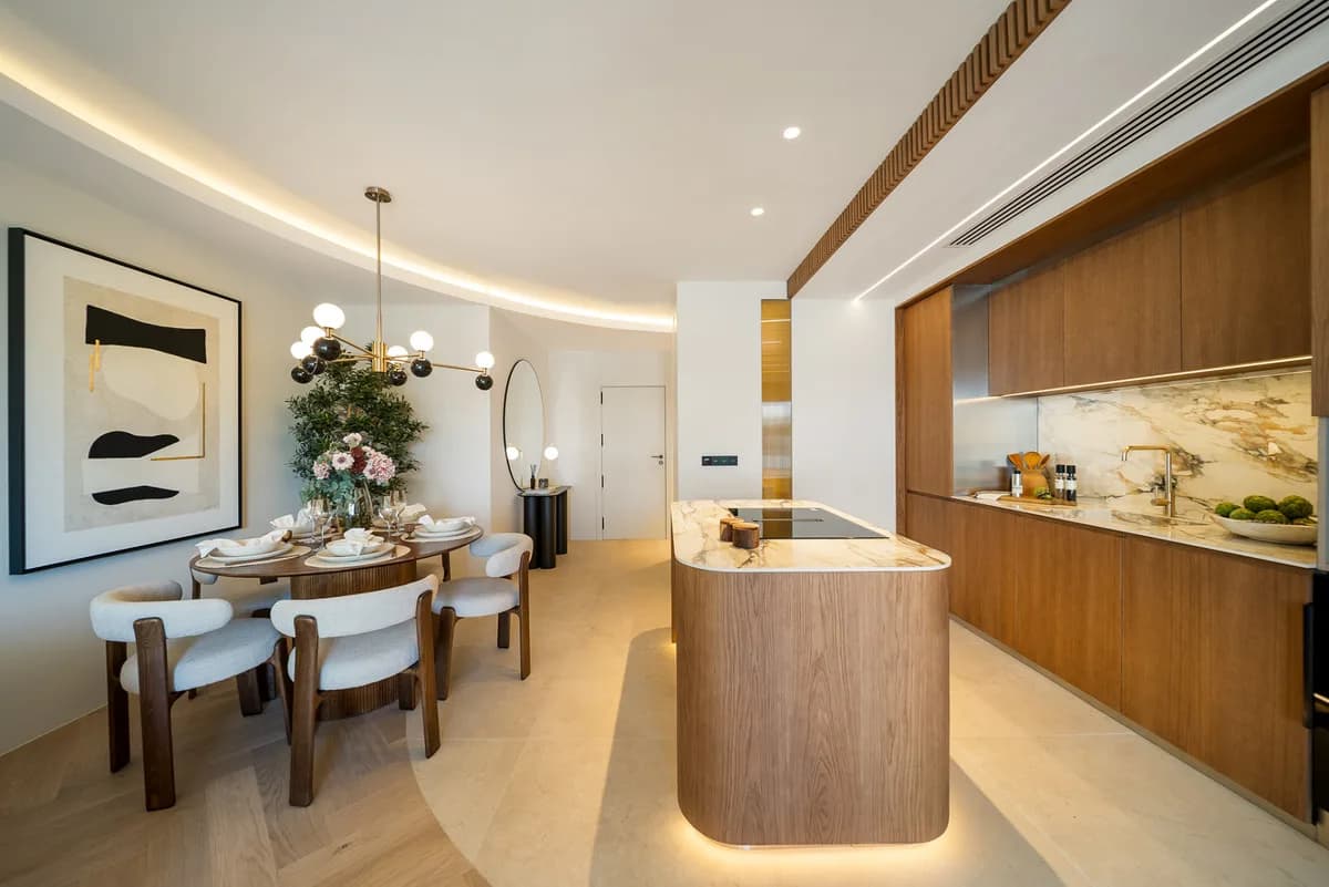 3 Bedroom Middle Floor Apartment for Sale in The Golden Mile, Málaga - Image 9