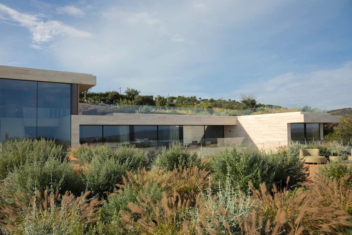 8 Bedroom Detached Villa for Sale in Sotogrande, Cádiz - Image 2