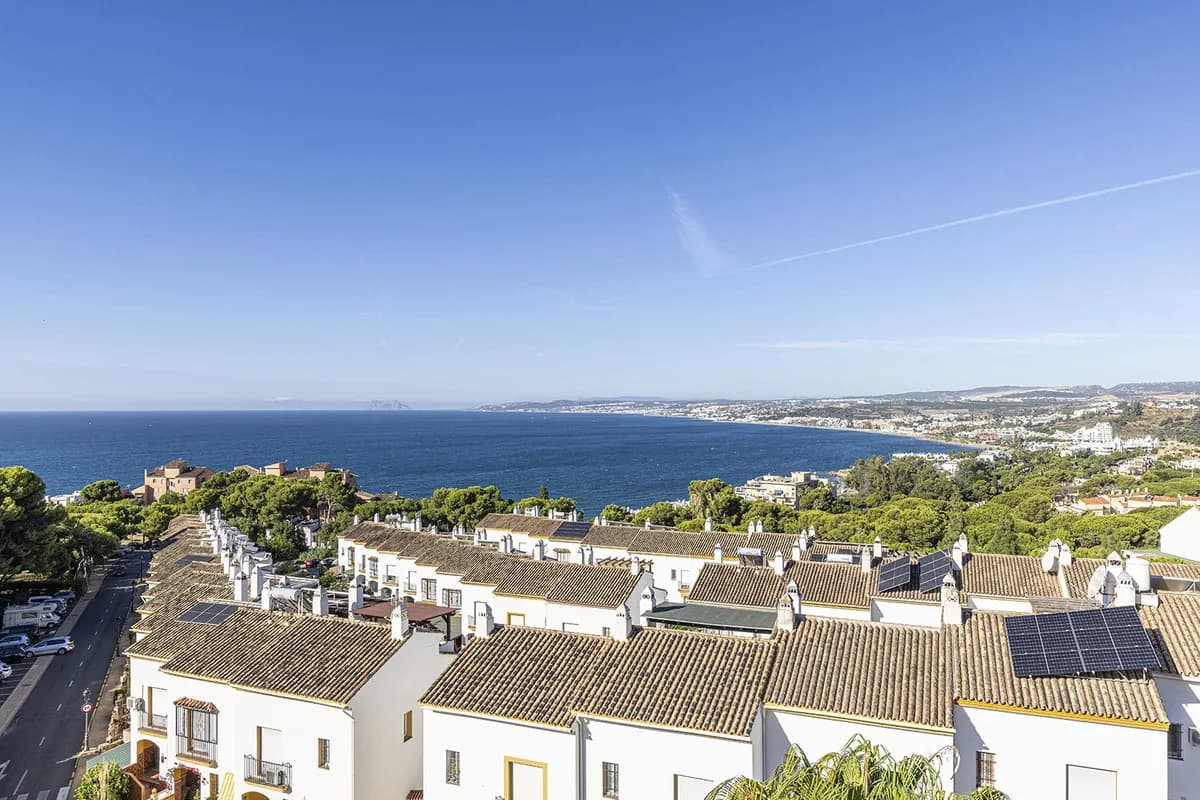 3 Bedroom Penthouse for Sale in Estepona, Málaga
