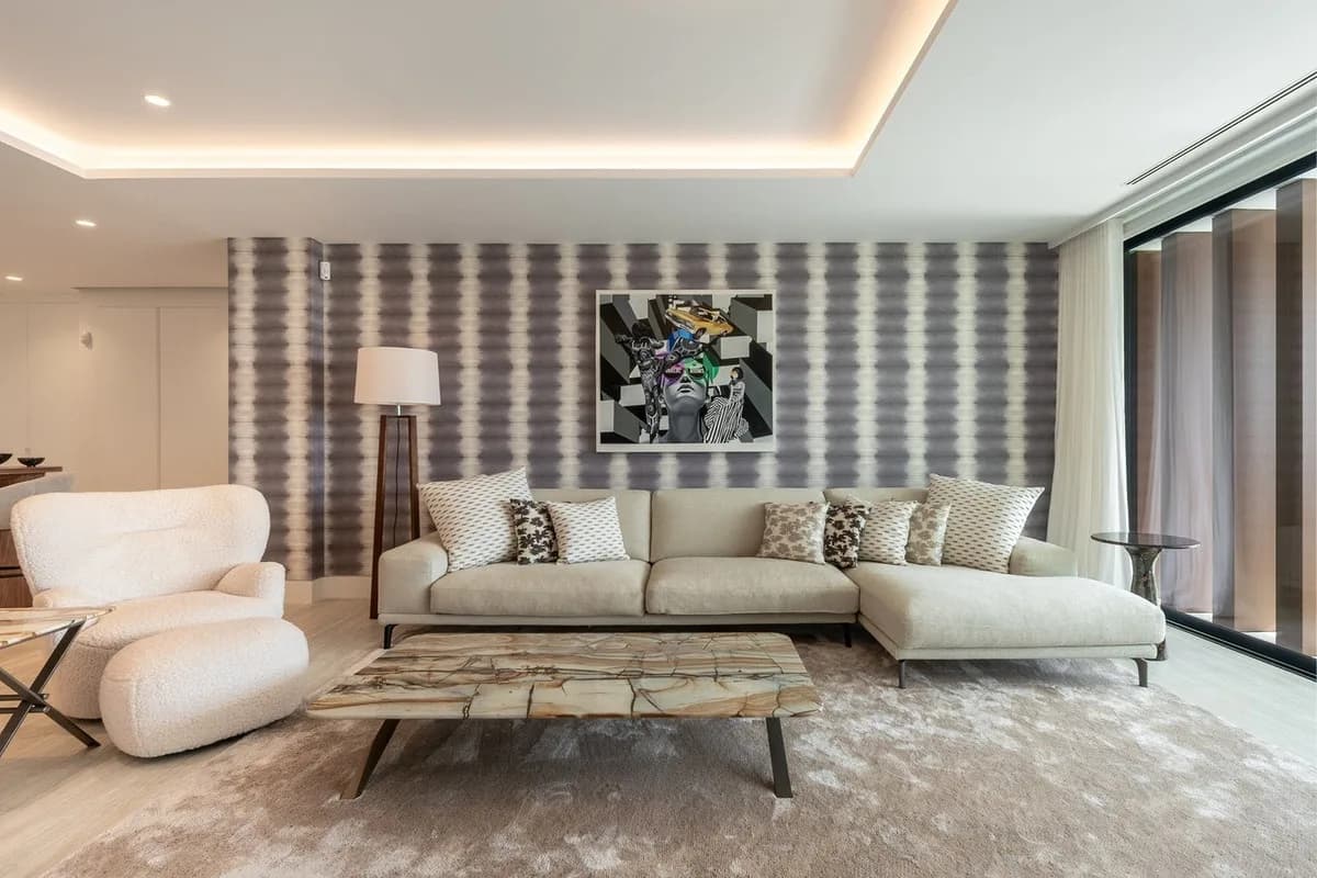 2 Bedroom Middle Floor Apartment for Sale in Estepona, Málaga - Image 5