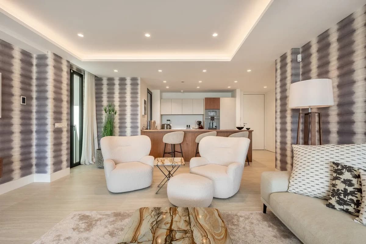 2 Bedroom Middle Floor Apartment for Sale in Estepona, Málaga - Image 7