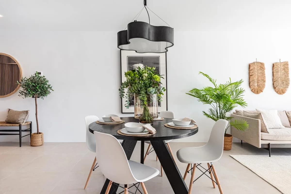 3 Bedroom Middle Floor Apartment for Sale in La Quinta, Málaga - Image 8