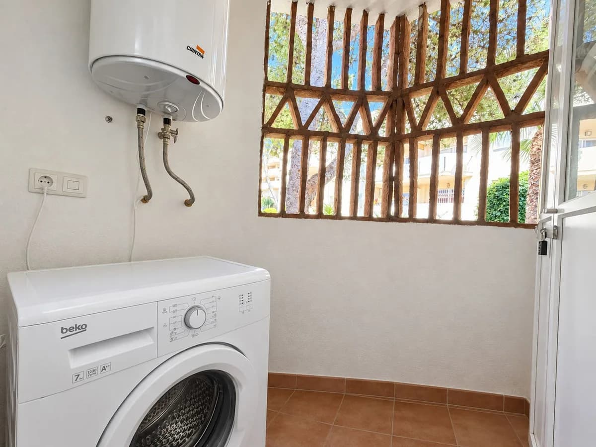 2 Bedroom Top Floor Apartment for Sale in Riviera del Sol, Málaga - Image 7