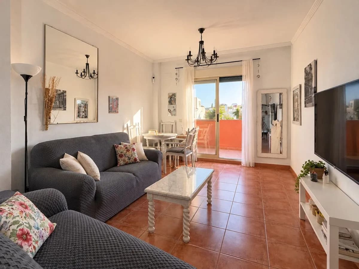 2 Bedroom Middle Floor Apartment for Sale in Casares Playa, Málaga