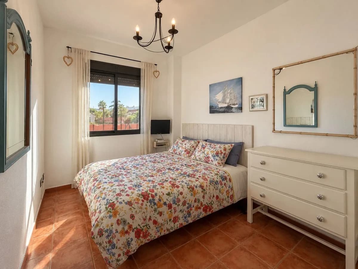 2 Bedroom Middle Floor Apartment for Sale in Casares Playa, Málaga - Image 2