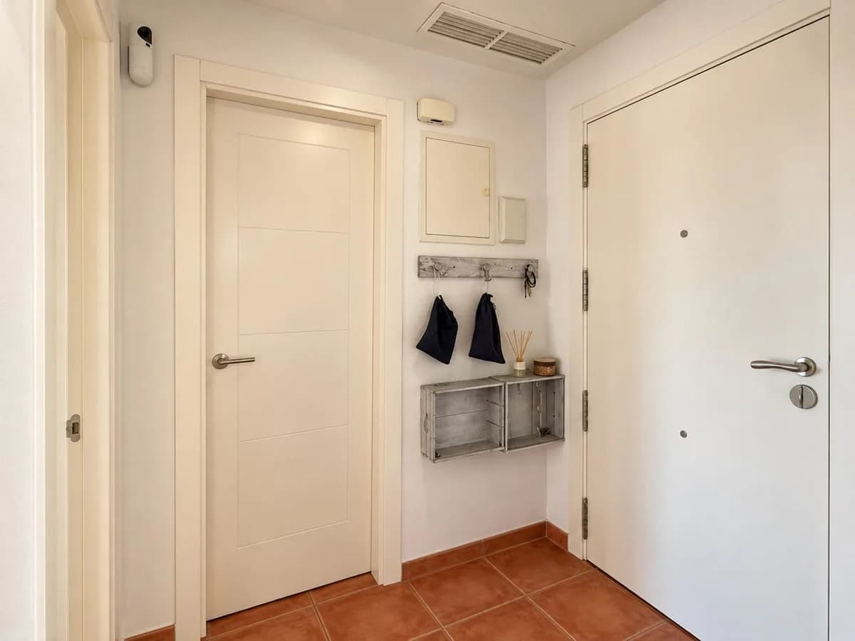 2 Bedroom Middle Floor Apartment for Sale in Casares Playa, Málaga - Image 6