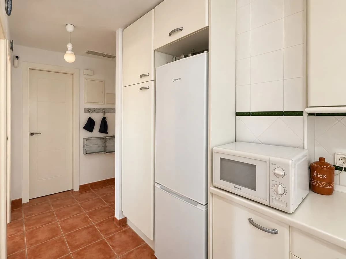 2 Bedroom Middle Floor Apartment for Sale in Casares Playa, Málaga - Image 7