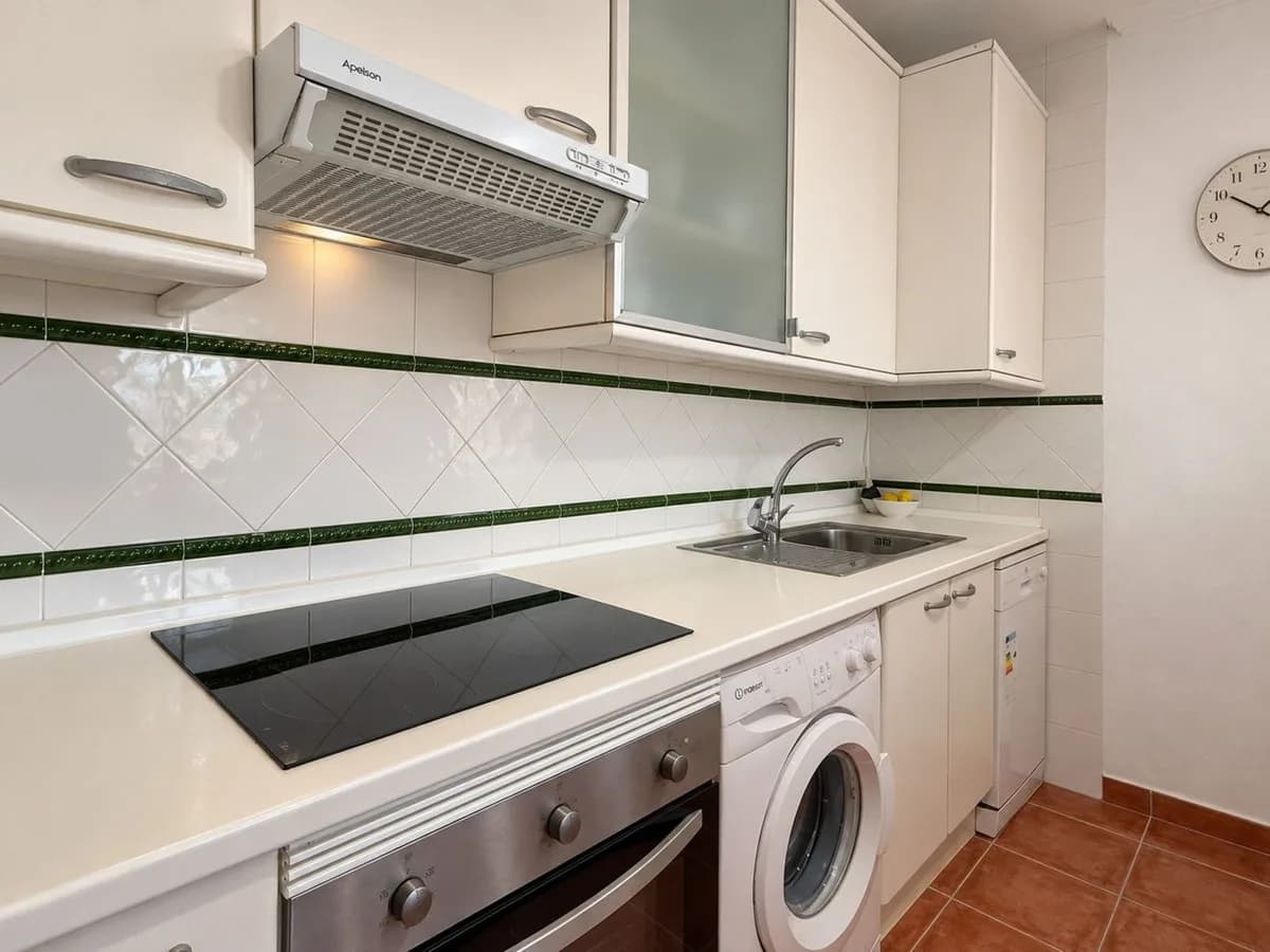 2 Bedroom Middle Floor Apartment for Sale in Casares Playa, Málaga - Image 9