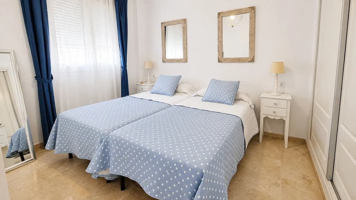 1 Bedroom Middle Floor Apartment for Sale in Casares Playa, Málaga