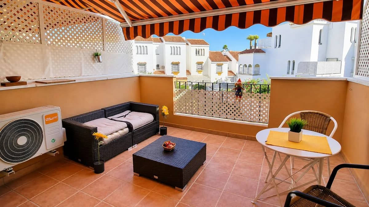 1 Bedroom Middle Floor Apartment for Sale in Casares Playa, Málaga - Image 2