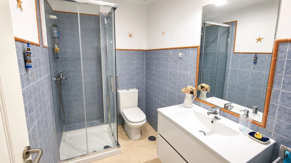 1 Bedroom Middle Floor Apartment for Sale in Casares Playa, Málaga - Image 8