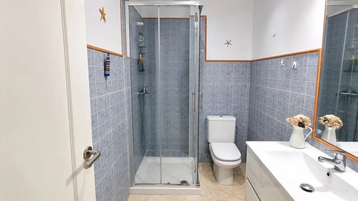 1 Bedroom Middle Floor Apartment for Sale in Casares Playa, Málaga - Image 9