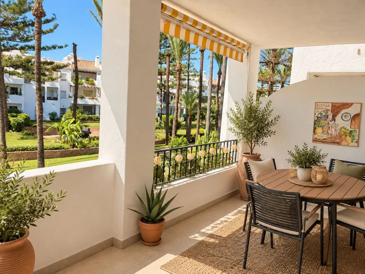 3 Bedroom Middle Floor Apartment for Sale in San Pedro de Alcántara, Málaga - Image 8