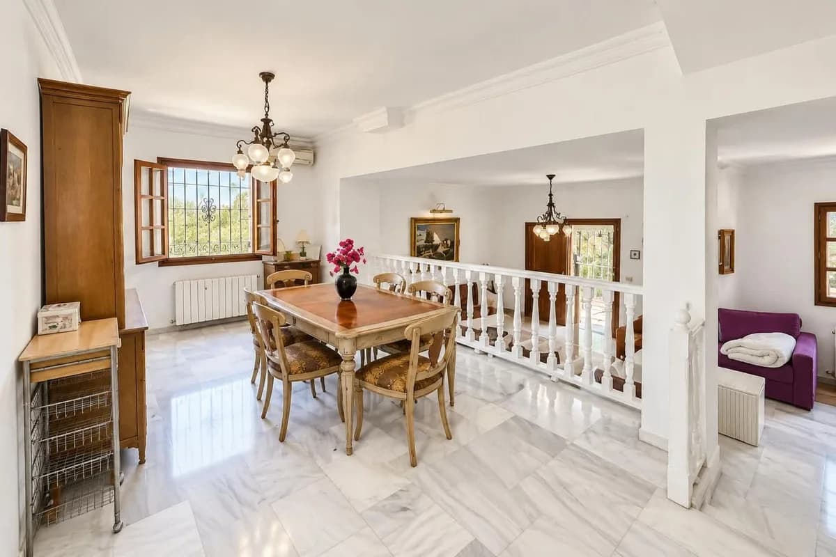 3 Bedroom Semi-Detached House for Sale in Nueva Andalucía, Málaga - Image 4