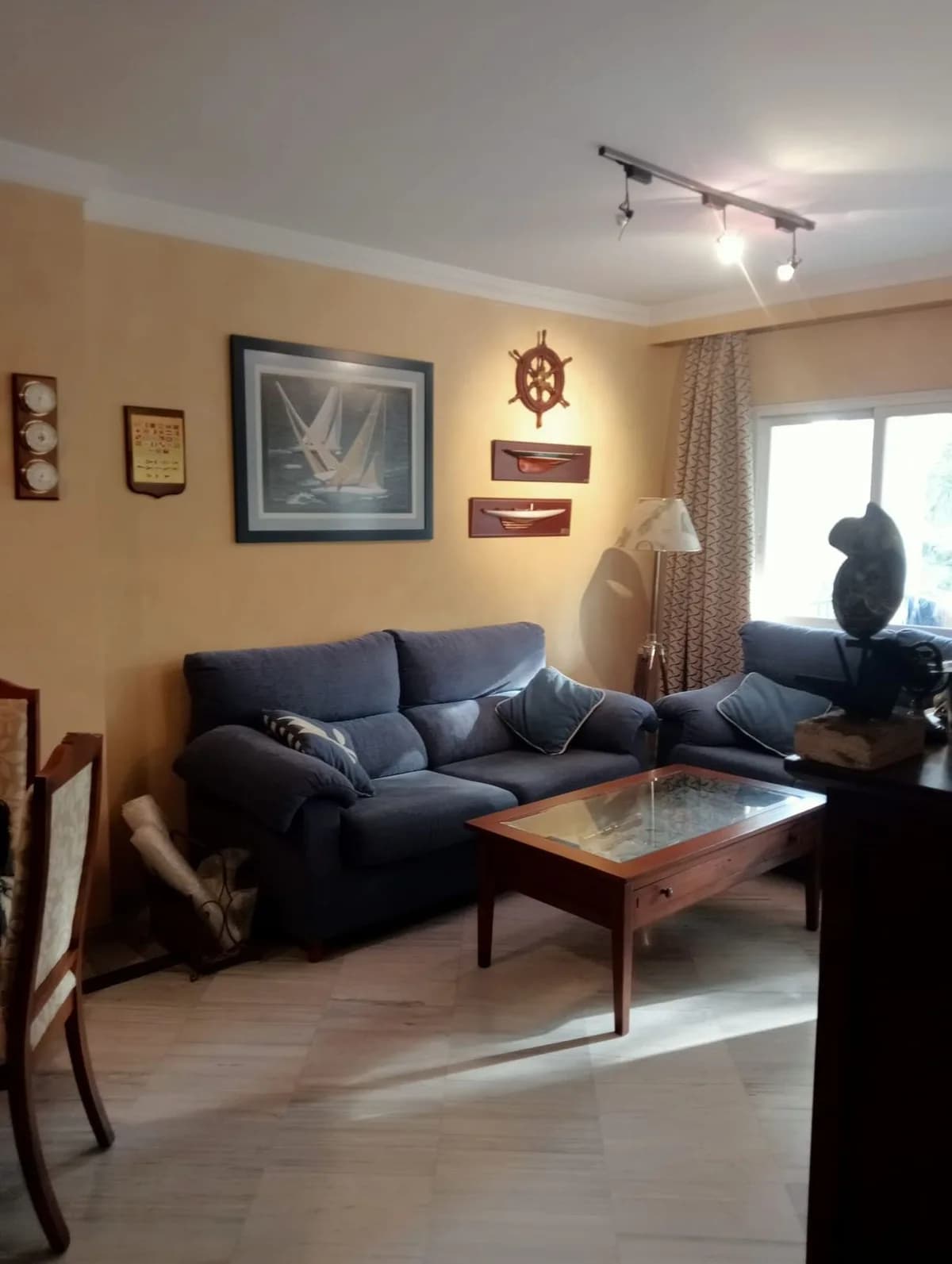 2 Bedroom Middle Floor Apartment for Sale in Marbella, Málaga - Image 3