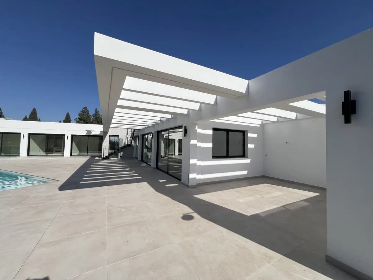 5 Bedroom Detached Villa for Sale in El Chaparral, Málaga - Image 9