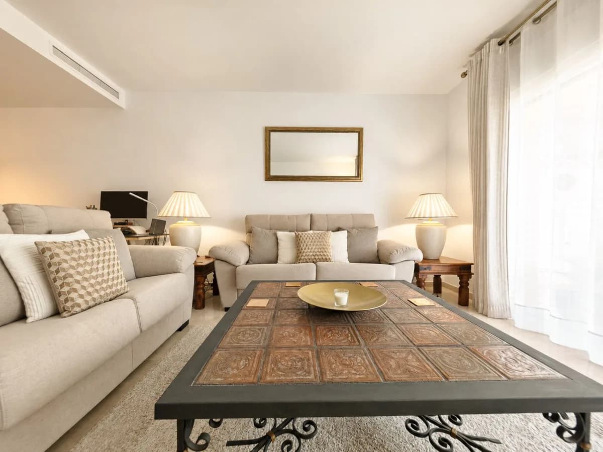 2 Bedroom Middle Floor Apartment for Sale in Río Real, Málaga - Image 6