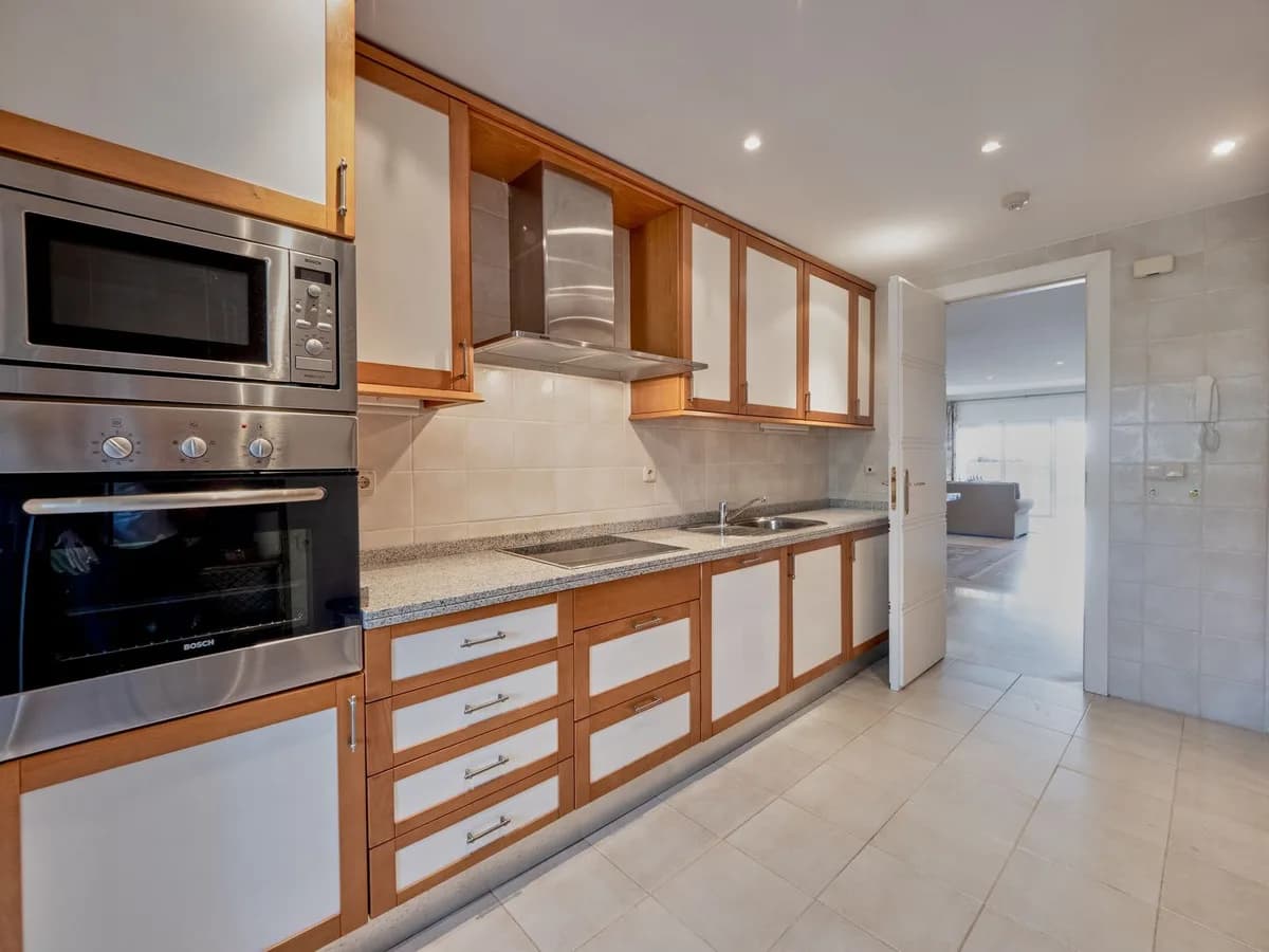 2 Bedroom Middle Floor Apartment for Sale in Río Real, Málaga - Image 8