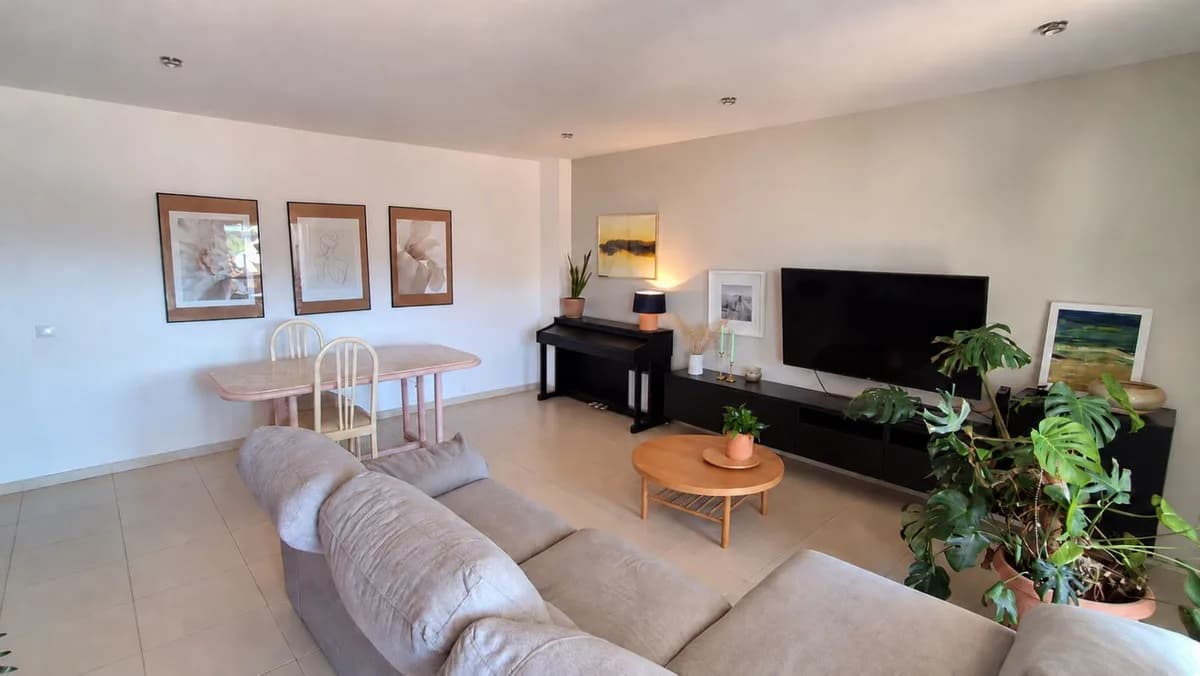 2 Bedroom Ground Floor Apartment for Sale in Miraflores, Málaga - Image 4